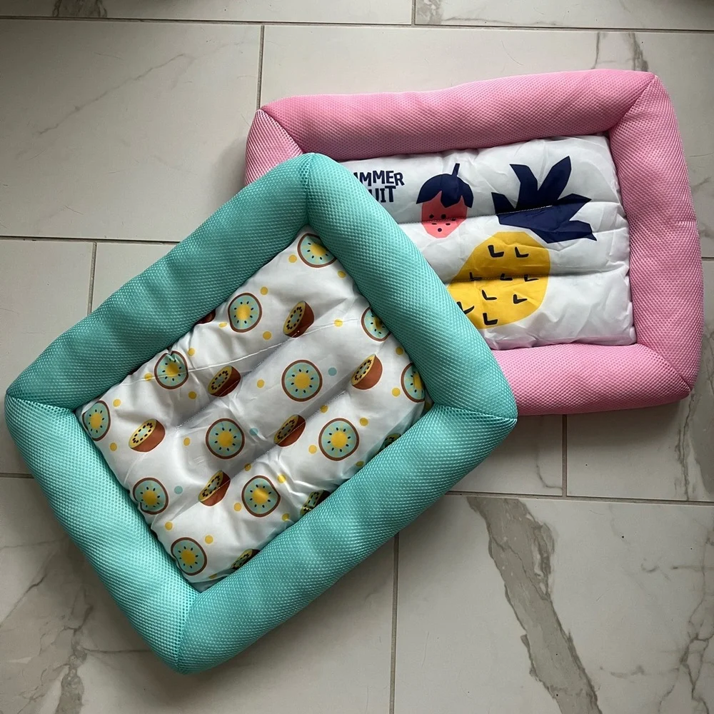 NWT Summer Pet Bed with Nonslip Bottom in vibrant Fruit Prints - 20x17
